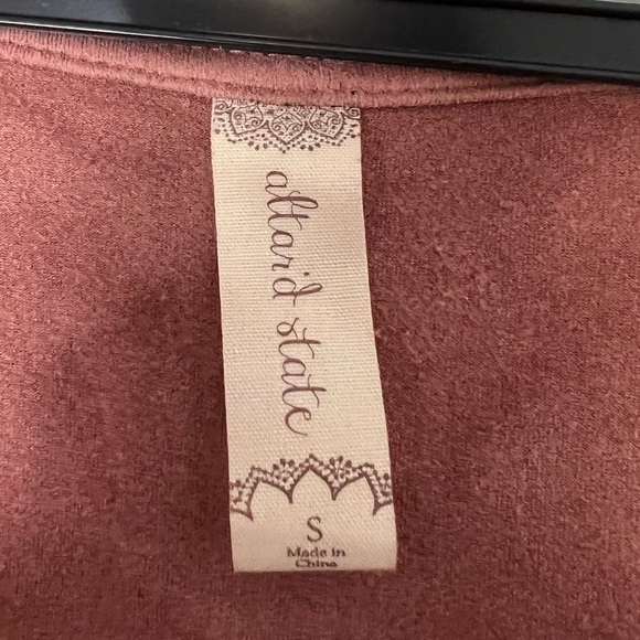 Altar’d State Rose Pink Faux Suede V-neck Top Size Small - Picture 2 of 4